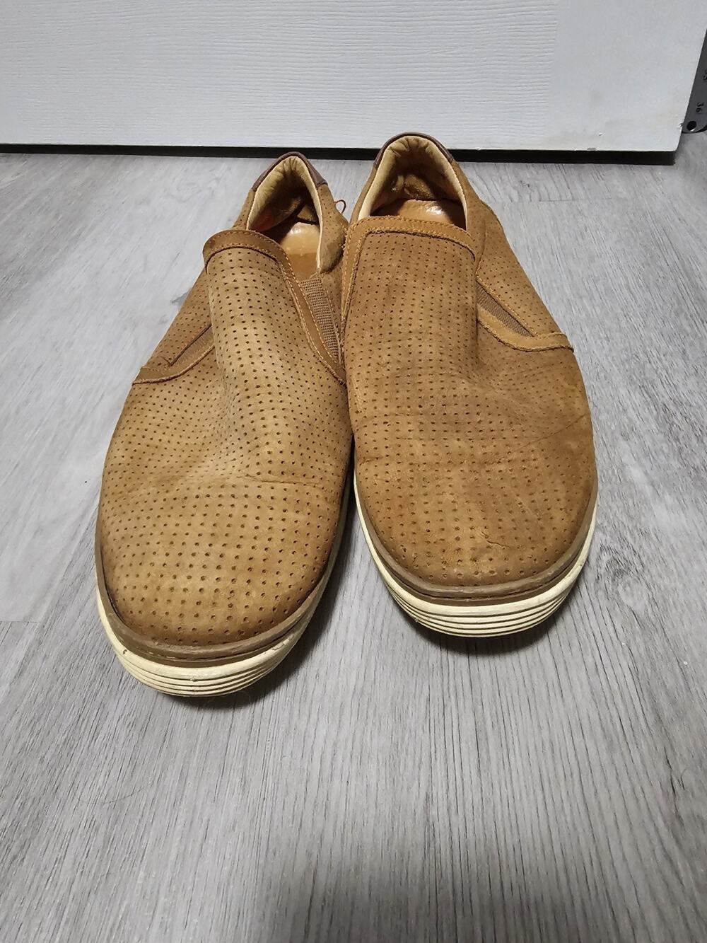 Donald Pliner Men's Brown Perferated Slip On Sneaker Size 12